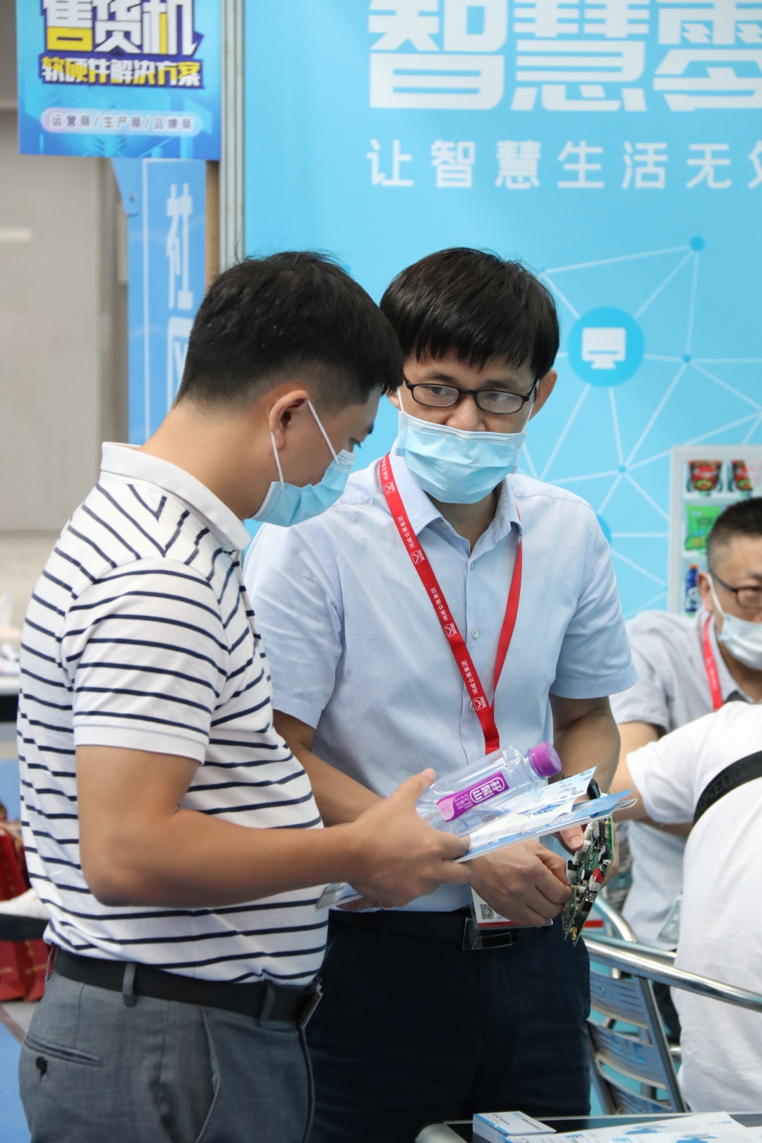 火了!無人零售再引萬人關注(圖8) 火了!無人零售再引萬人關注(圖8)